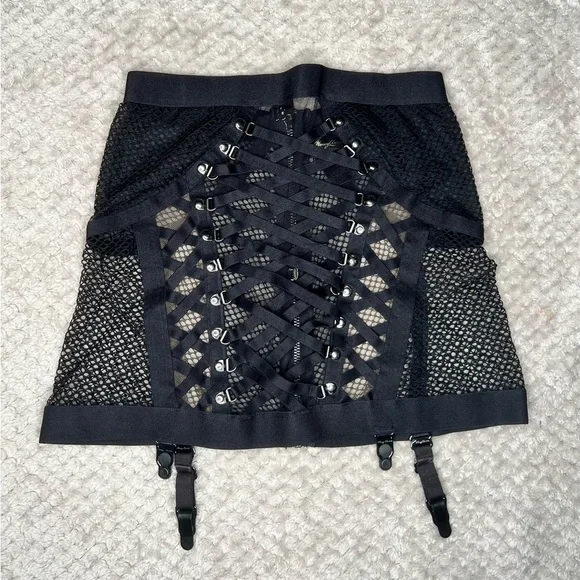 ***SOLD*** 🖤⚔️📸 Honey Birdette Courtney Suspender Skirt 📸⚔️🖤 Size Small (S) - Picture 10 of 16